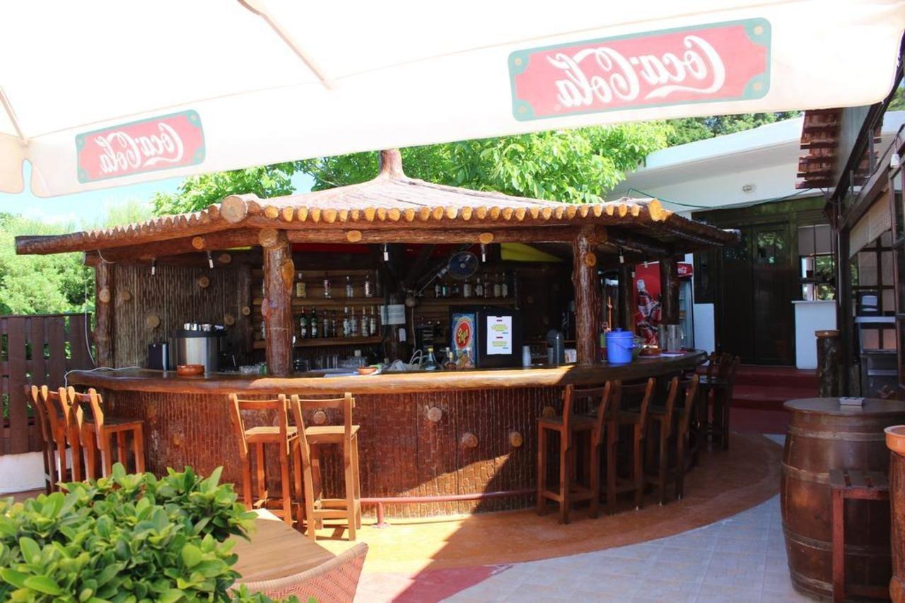 Hotel Asteria Agios Kirykos  Bagian luar foto