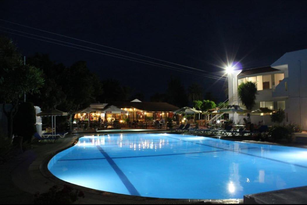Hotel Asteria Agios Kirykos  Bagian luar foto
