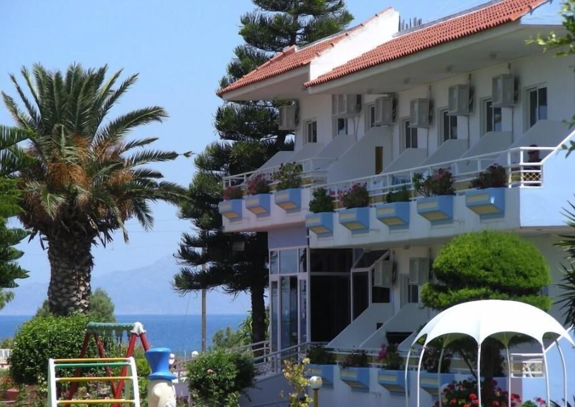 Hotel Asteria Agios Kirykos  Bagian luar foto