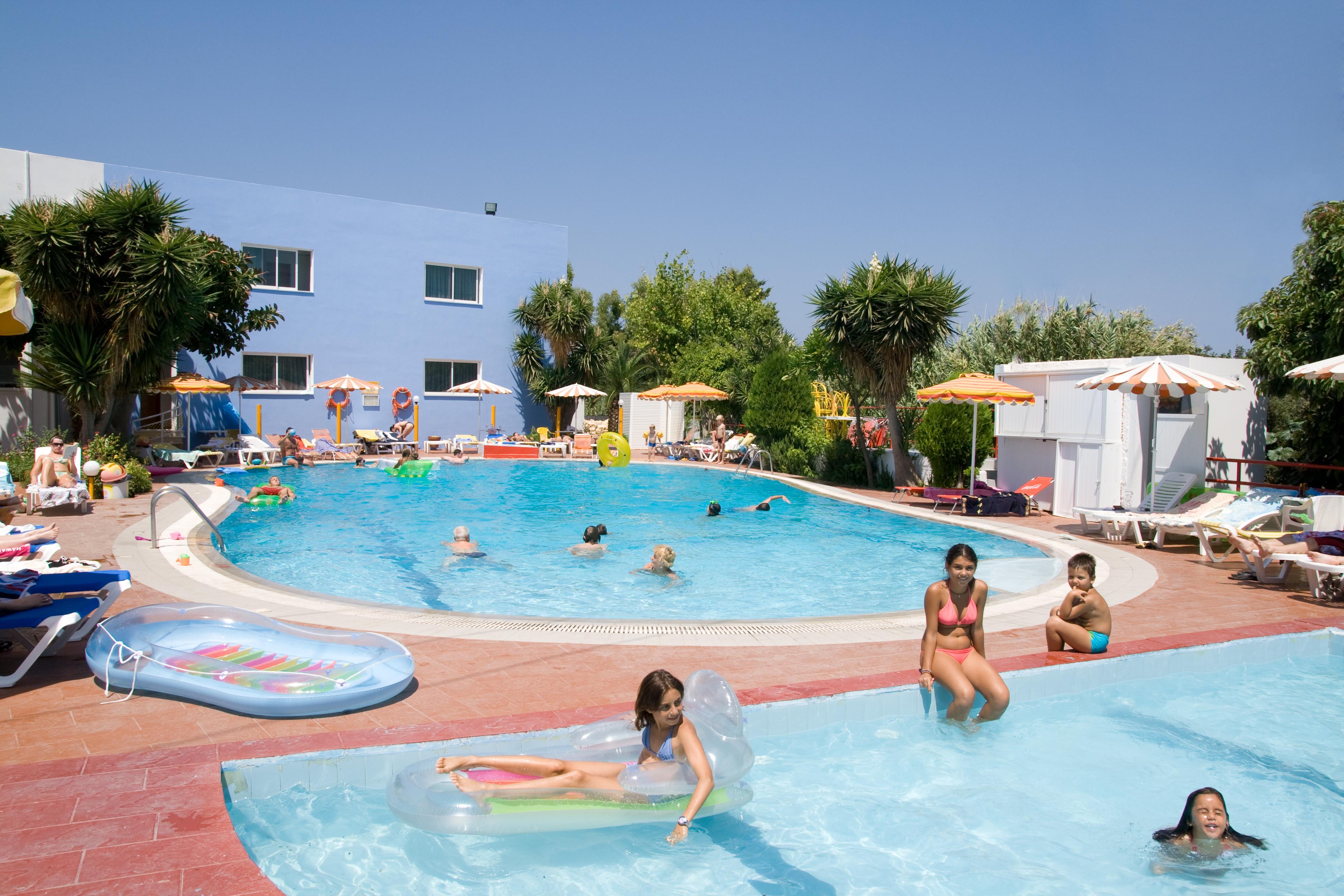Hotel Asteria Agios Kirykos  Bagian luar foto