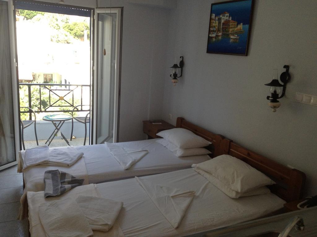 Hotel Asteria Agios Kirykos  Bagian luar foto