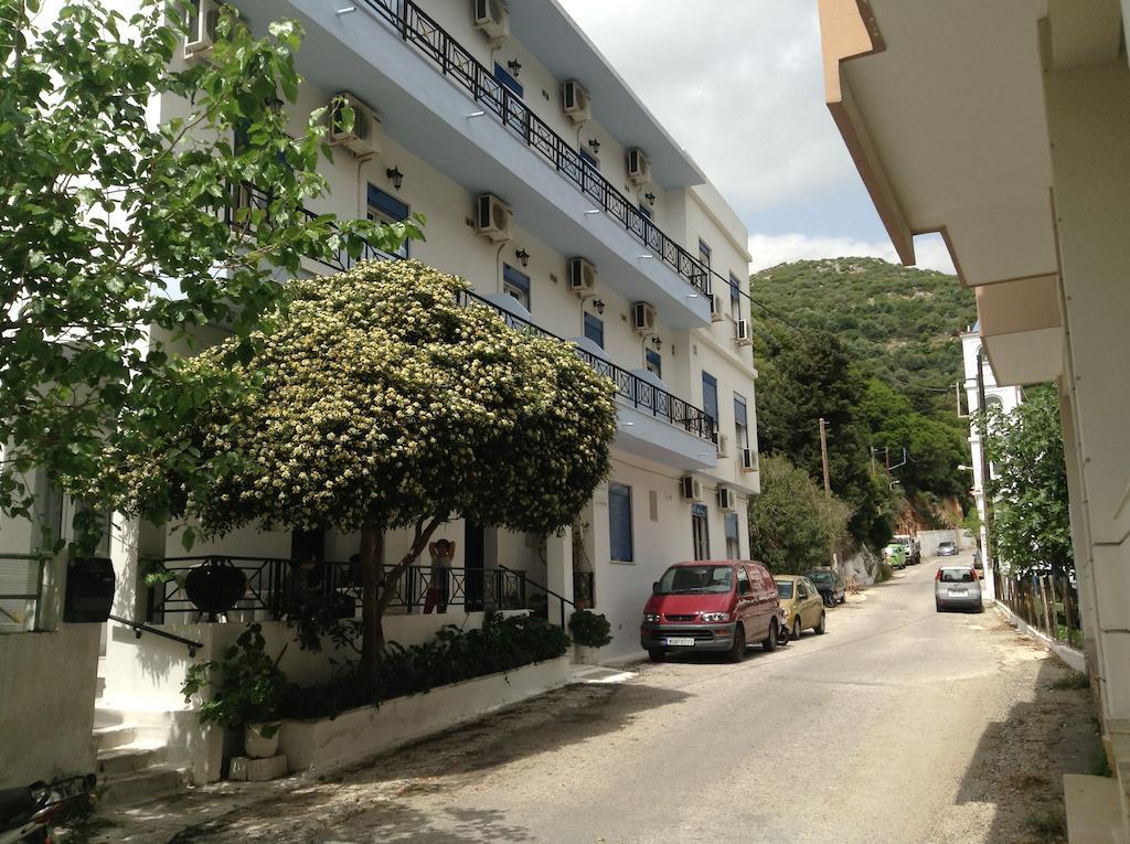 Hotel Asteria Agios Kirykos  Bagian luar foto