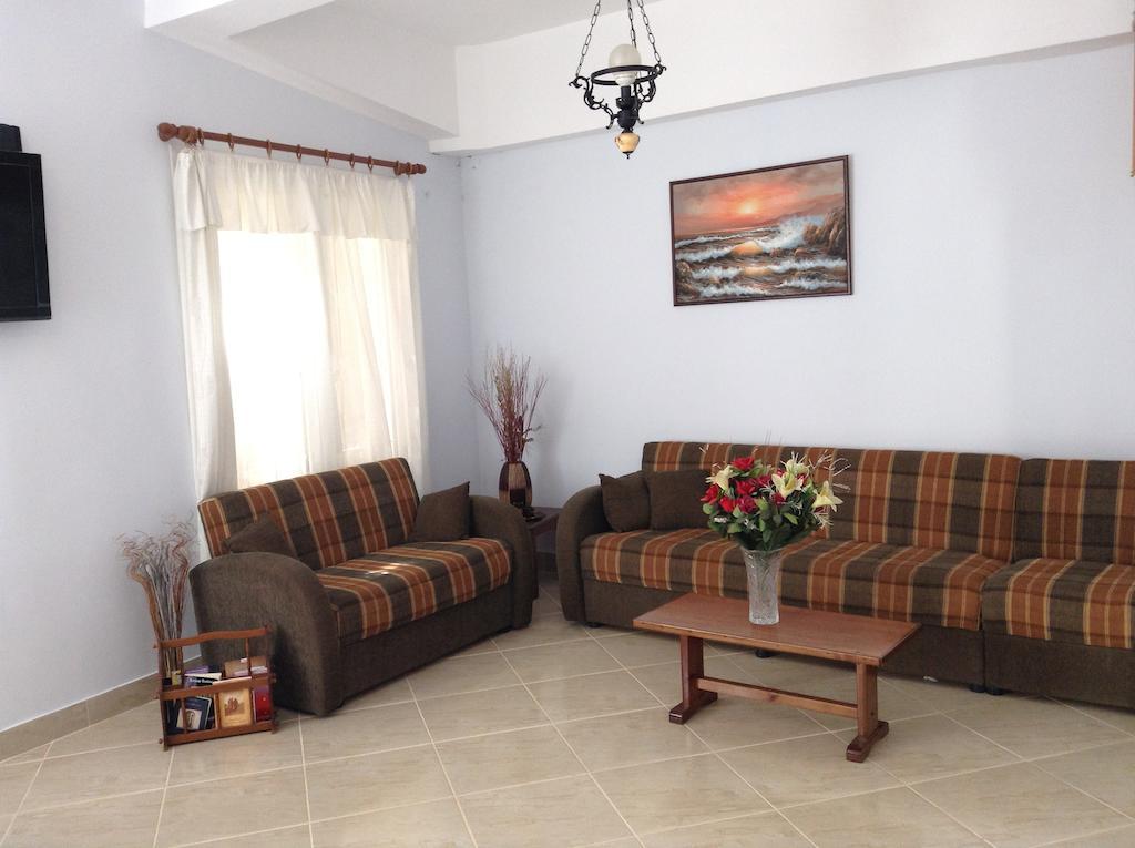 Hotel Asteria Agios Kirykos  Bagian luar foto